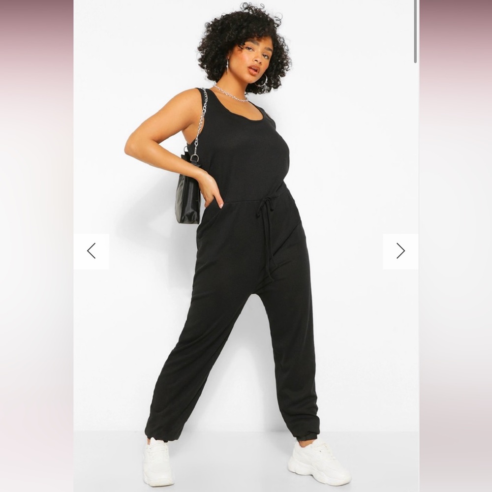 BOOHOO SCOOP NECK JOGGER JUMPSUIT